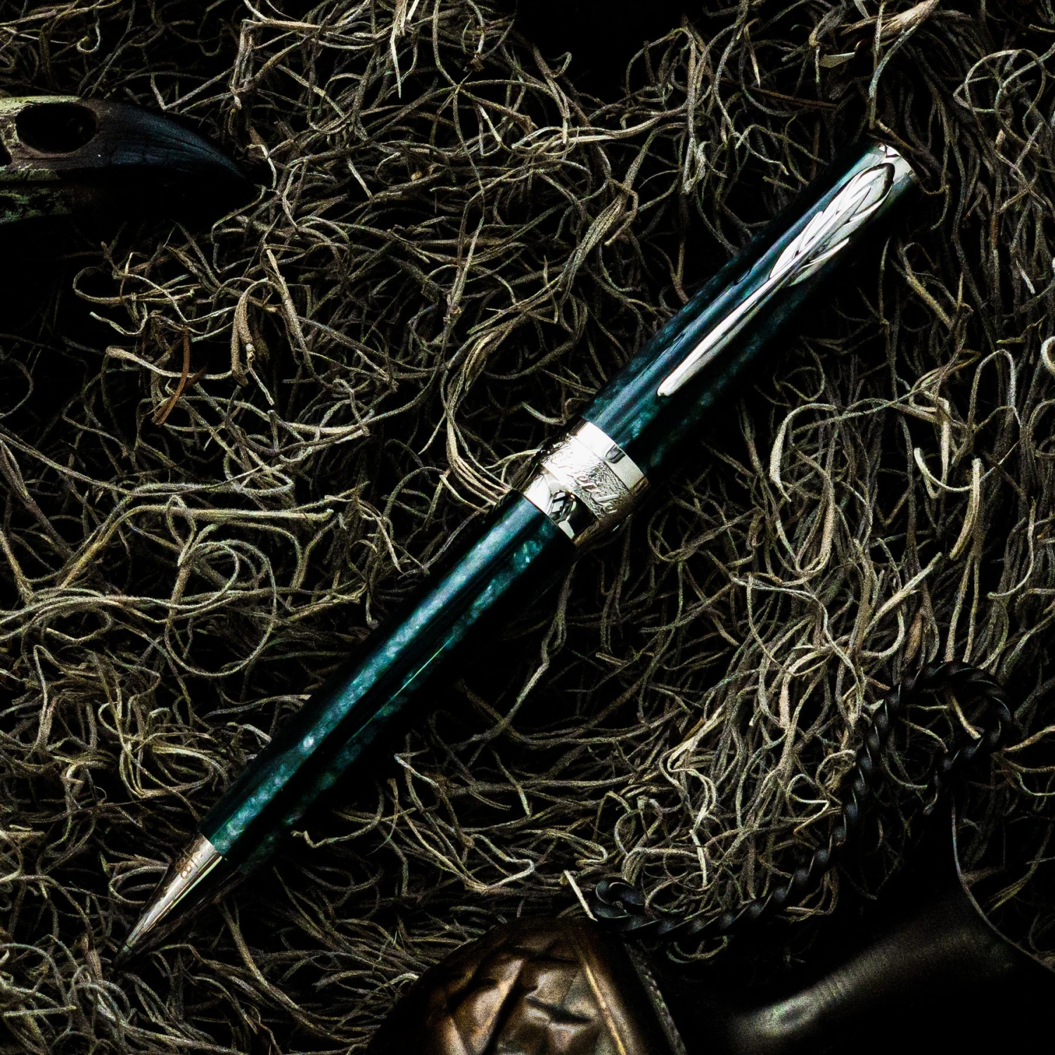 Deals 😀 Pineider Arco Desert Beetle Ballpoint Pen, Green & Black 🔥